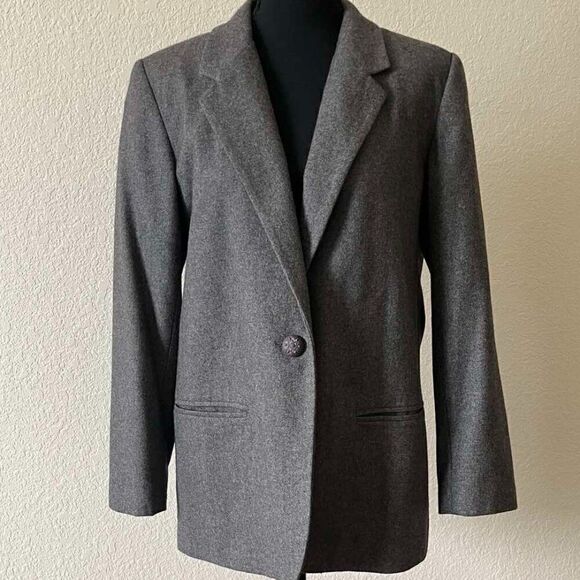 Sag Harbor Jackets & Blazers - Sag Harbor Jacket Women's size 8P Grey Wool Blend Career Blazer One Button